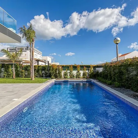 Willa Manatee - Modern & Luxurious