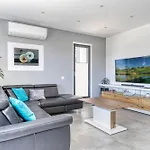 Manatee - Modern & Luxurious Villa *