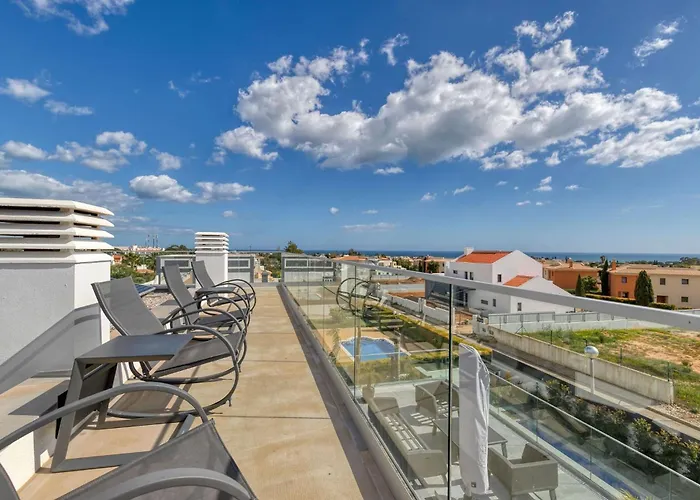 Manatee - Modern & Luxurious