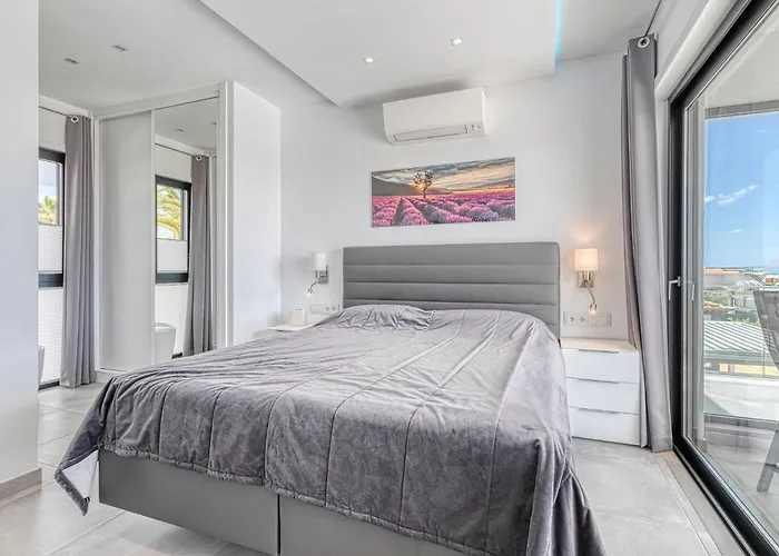 Willa Manatee - Modern & Luxurious