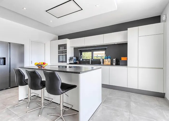 Willa Manatee - Modern & Luxurious