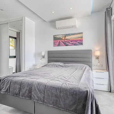 Villa Manatee - Modern & Luxurious